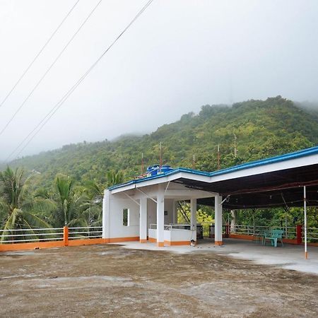 C Star Travellers Inn Oslob Buitenkant foto