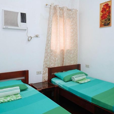 C Star Travellers Inn Oslob Buitenkant foto