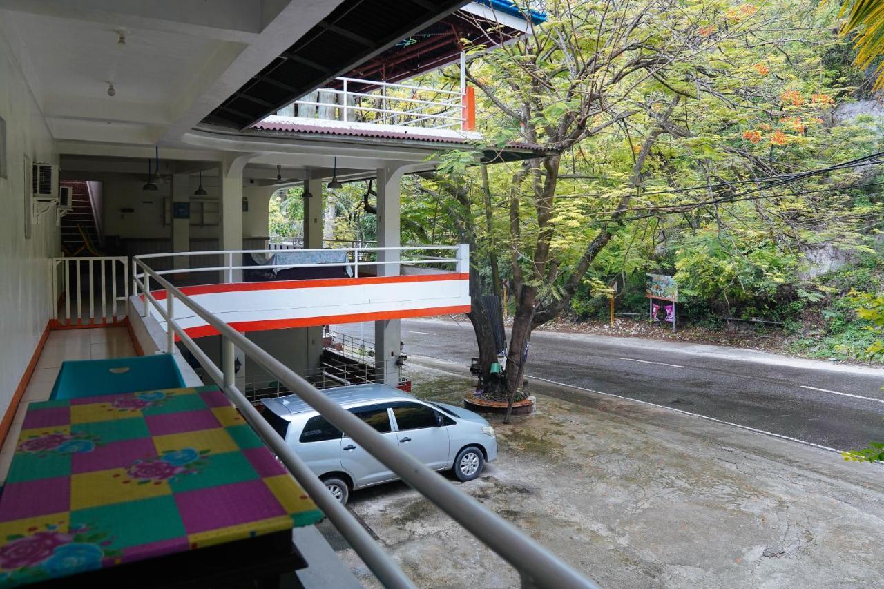 C Star Travellers Inn Oslob Buitenkant foto