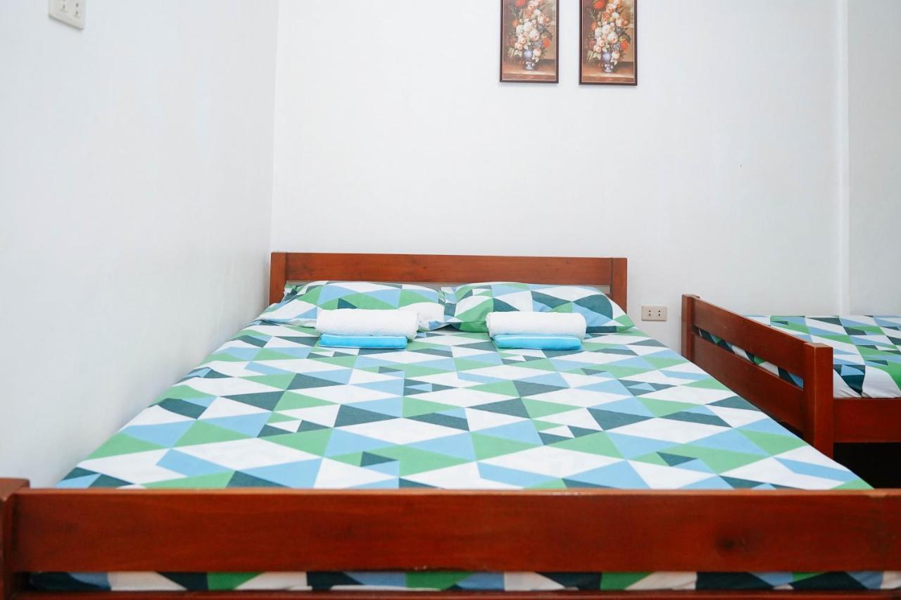 C Star Travellers Inn Oslob Buitenkant foto