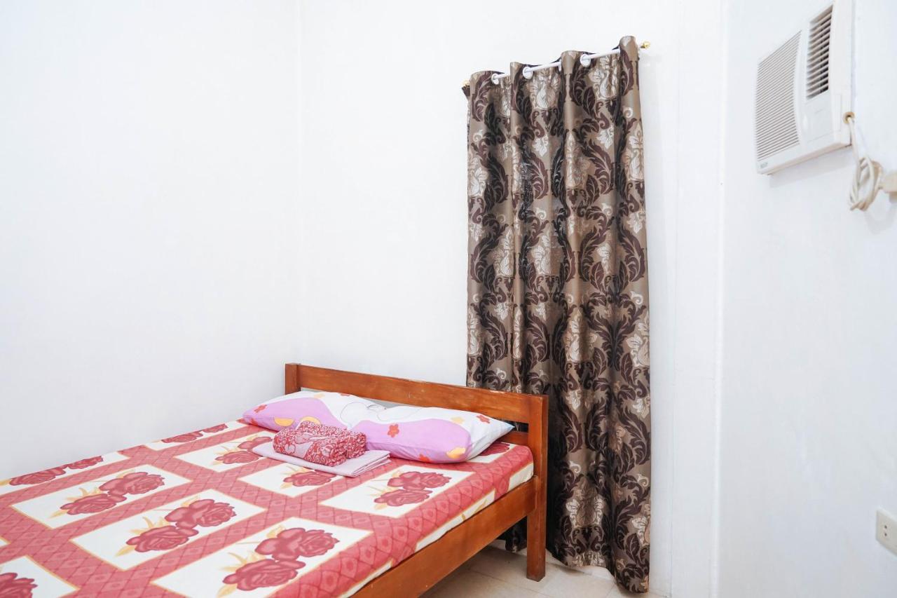 C Star Travellers Inn Oslob Buitenkant foto