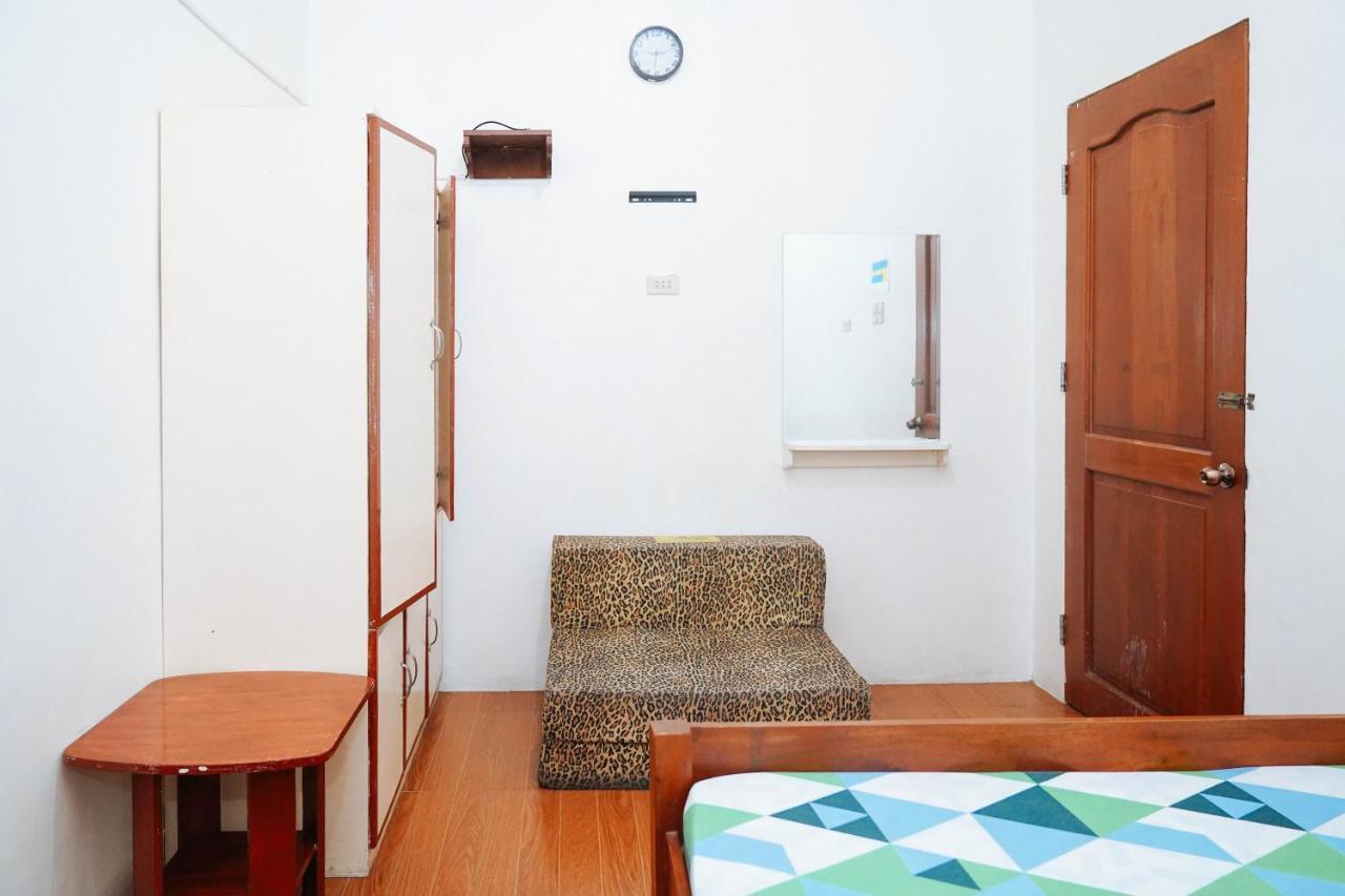 C Star Travellers Inn Oslob Buitenkant foto